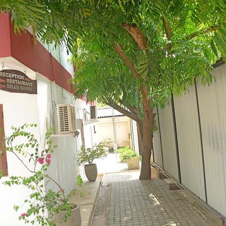 Hotel Thilon Katunayake Exterior photo