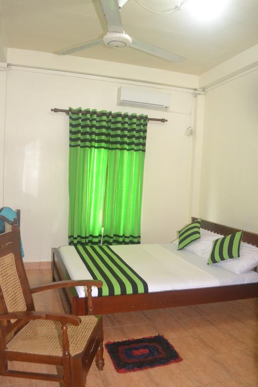 Hotel Thilon Katunayake Exterior photo