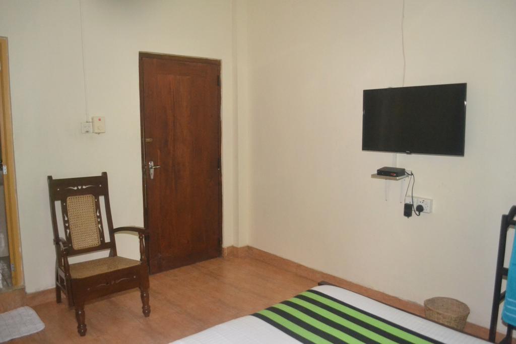 Hotel Thilon Katunayake Exterior photo