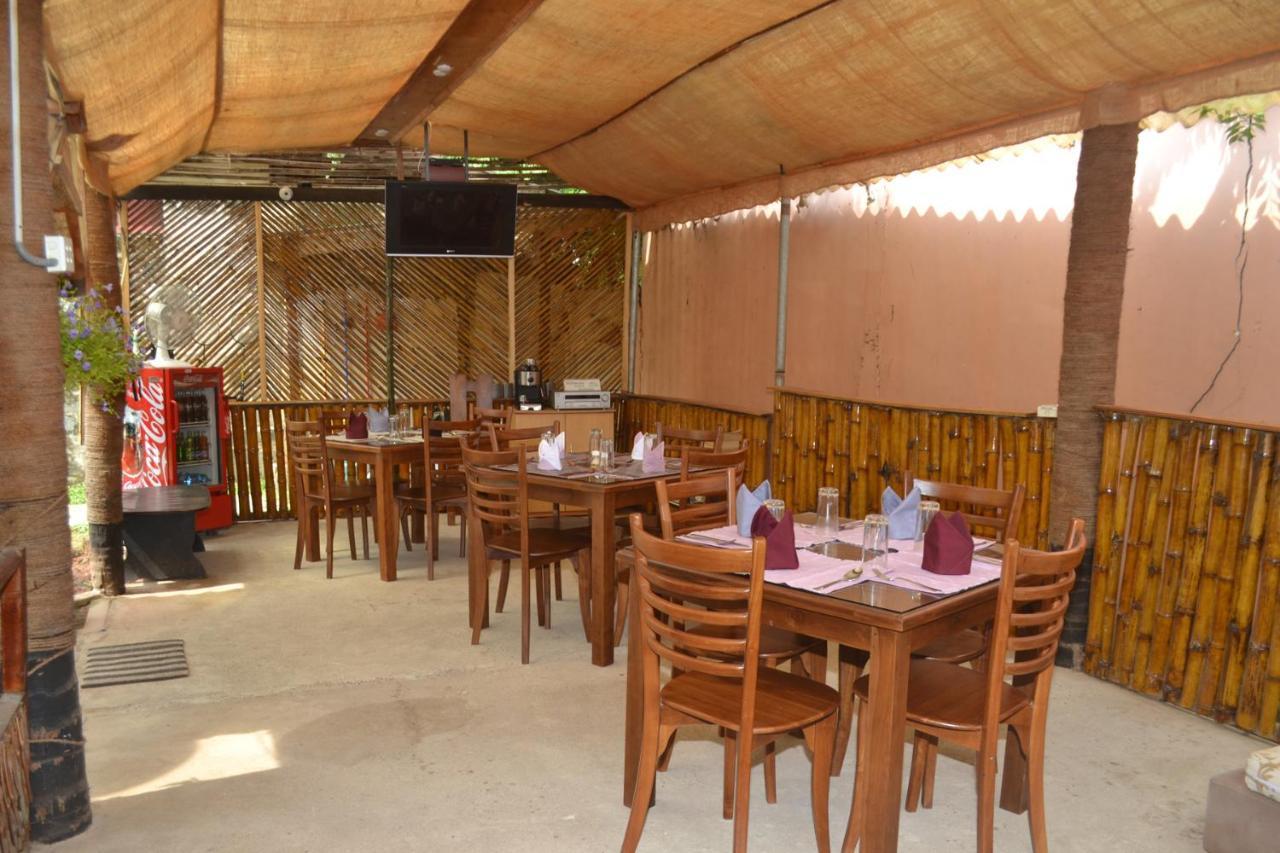 Hotel Thilon Katunayake Exterior photo