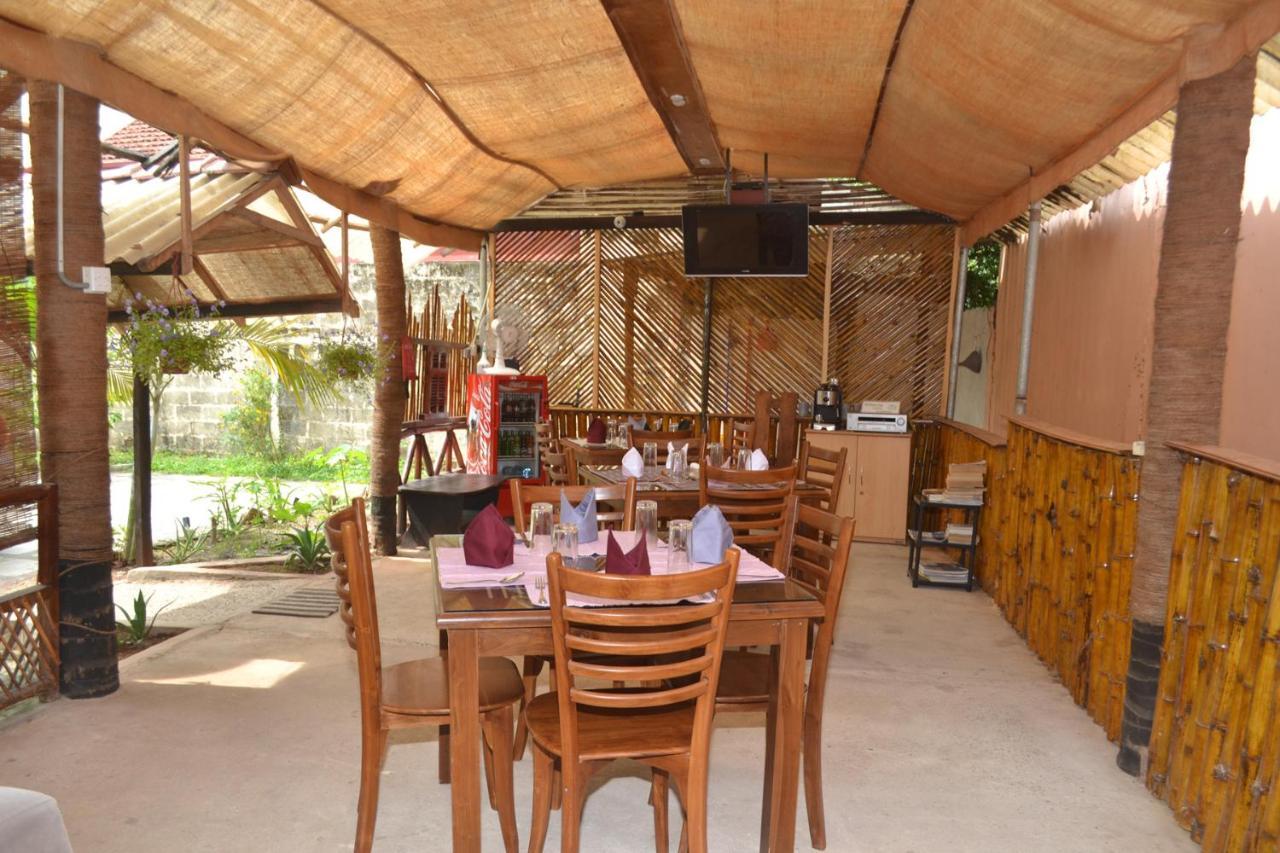 Hotel Thilon Katunayake Exterior photo