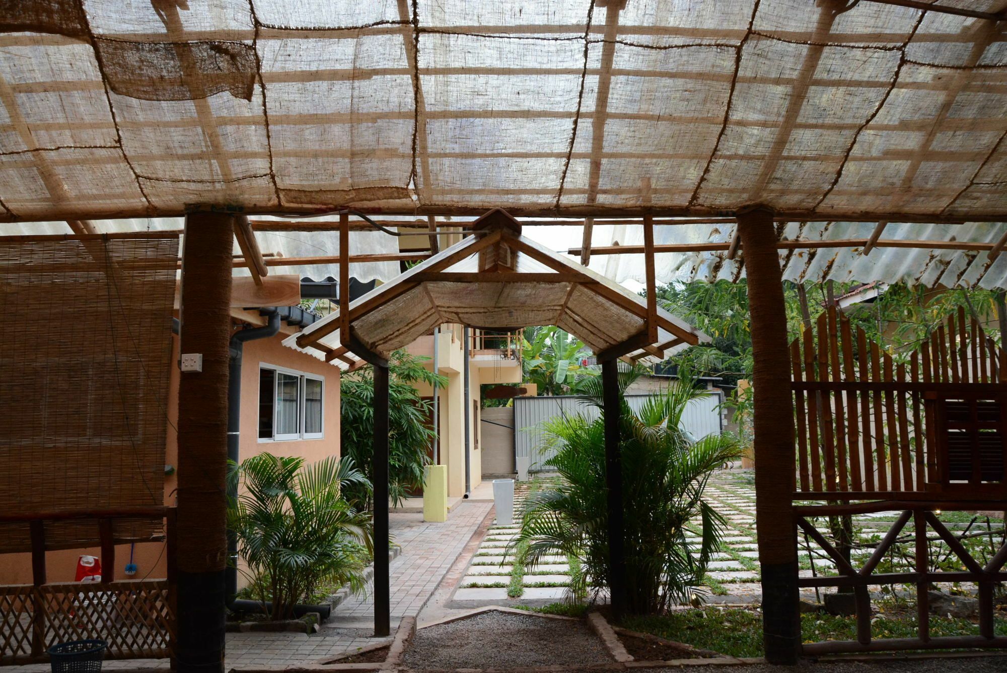 Hotel Thilon Katunayake Exterior photo